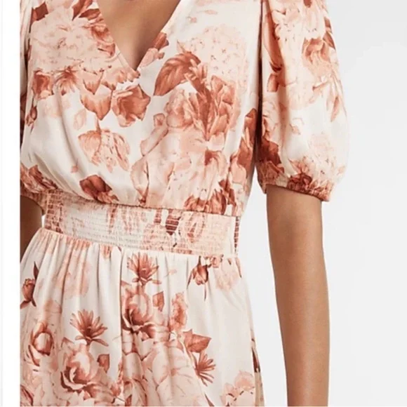 Express Floral Print Romper in Cream and Blush Pink - Size XS - Picture 3 of 8